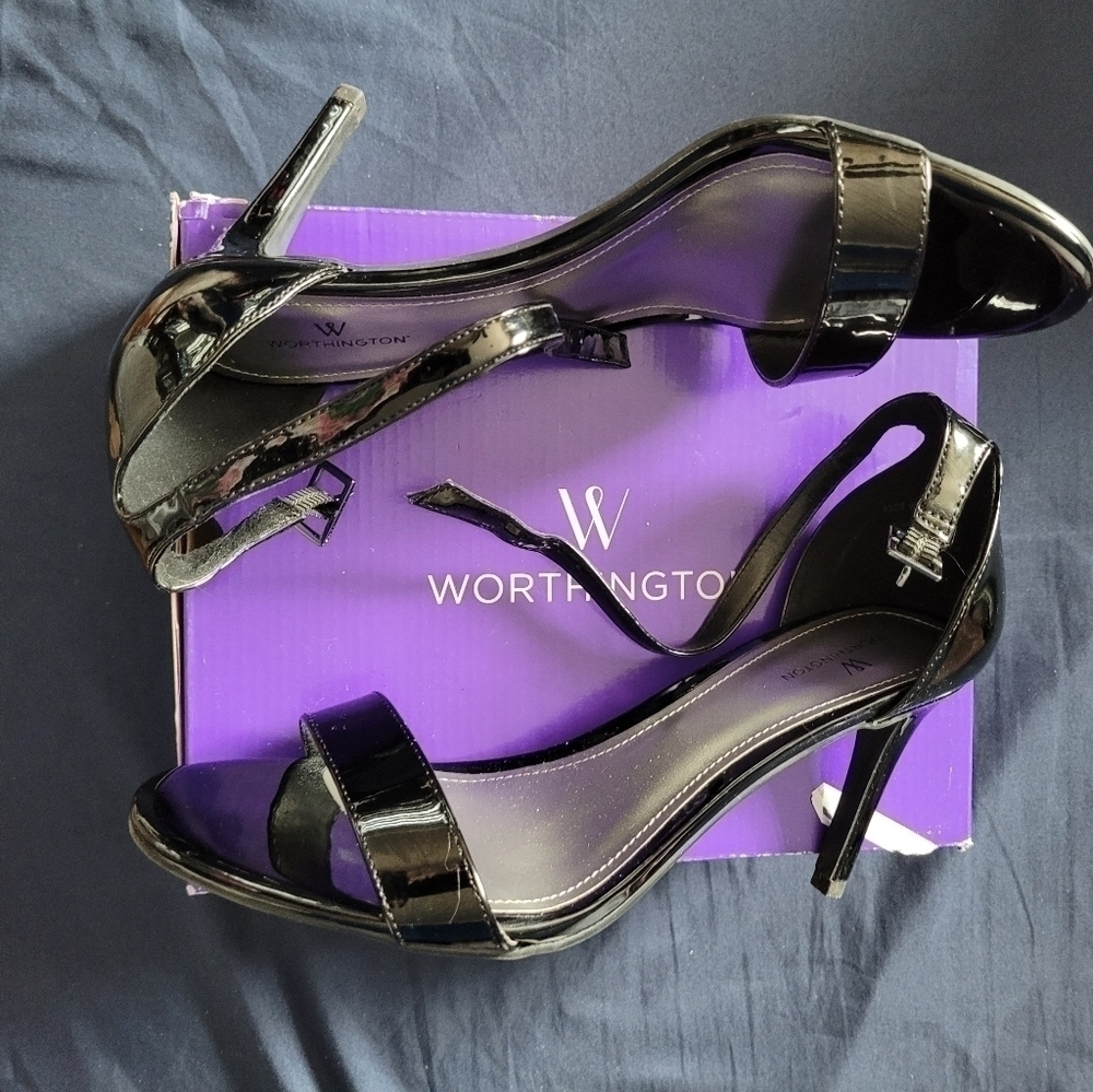 𝅺patent leather Sandals - Picture 2 of 11